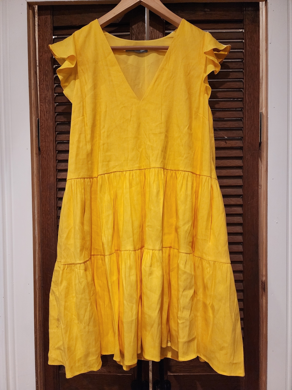 ANTONIO MELANI Bright Yellow Tiered V-Neck Dress Size M